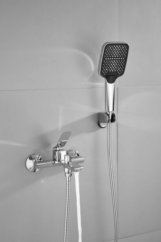 Смеситель для ванны с душем BELZ B618 B60618 хром