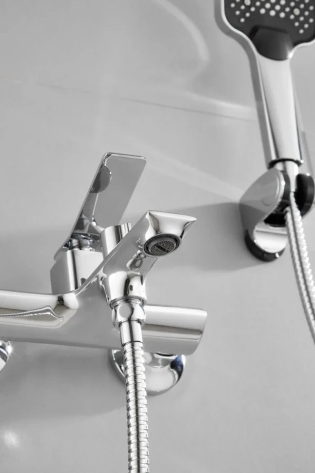 Смеситель для ванны с душем BELZ B618 B60618 хром