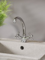 Смеситель для кухни Orange Classic Pro M72-002cr Смеситель для кухни Orange Classic Pro M72-002cr