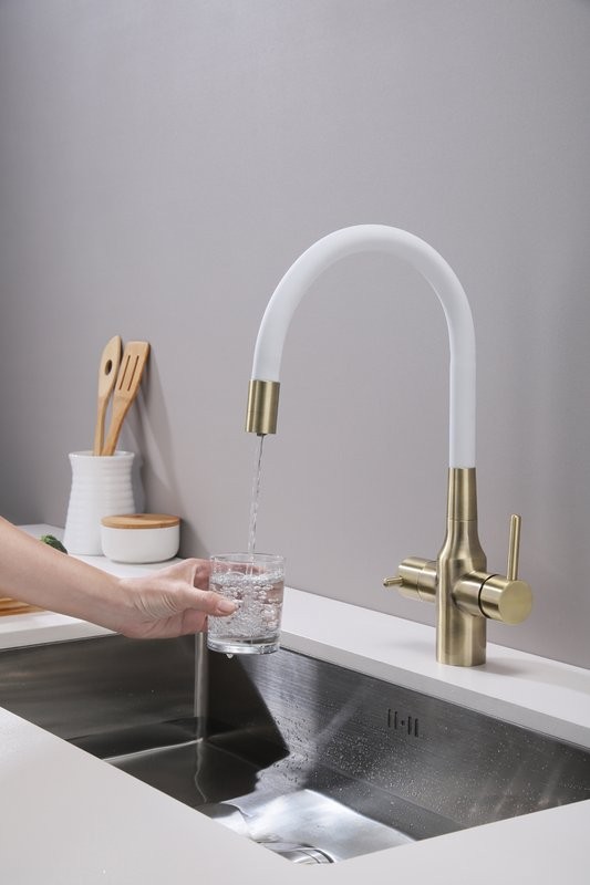 Смеситель для кухни Paulmark Salix 213419-BRw, бронза, белый, с гибким изливом
