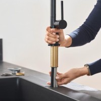 Комплект Смеситель Hansgrohe Talis M54 72806670 матовый черный + Фартук черный