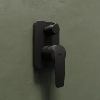 Встраиваемый смеситель для душа и ванны IDDIS Ray RAYBL00i67 С ВНУТРЕННЕЙ ЧАСТЬЮ, черный матовый