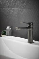 Смеситель для раковины BELZ B507 B10572-3 оружейная сталь Смеситель для раковины BELZ B507 B10572-3 оружейная сталь