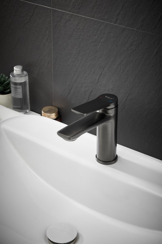 Смеситель для раковины BELZ B507 B10572-3 оружейная сталь