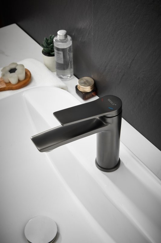 Смеситель для раковины BELZ B507 B10572-3 оружейная сталь