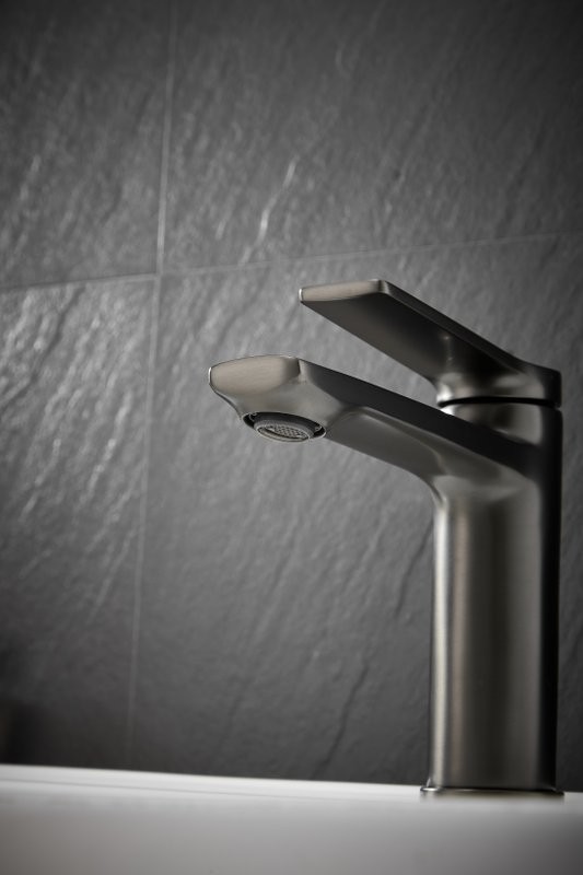 Смеситель для раковины BELZ B507 B10572-3 оружейная сталь