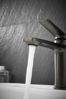 Смеситель для раковины BELZ B507 B10572-3 оружейная сталь Смеситель для раковины BELZ B507 B10572-3 оружейная сталь