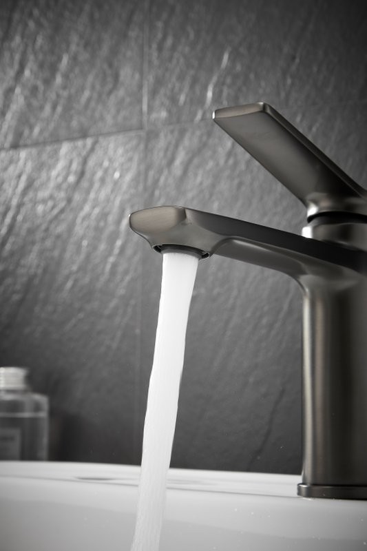 Смеситель для раковины BELZ B507 B10572-3 оружейная сталь