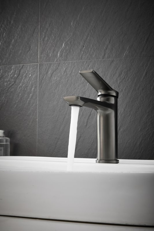 Смеситель для раковины BELZ B507 B10572-3 оружейная сталь