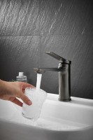 Смеситель для раковины BELZ B507 B10572-3 оружейная сталь Смеситель для раковины BELZ B507 B10572-3 оружейная сталь