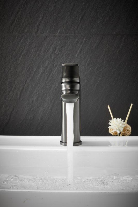 Смеситель для раковины BELZ B507 B10572-3 оружейная сталь