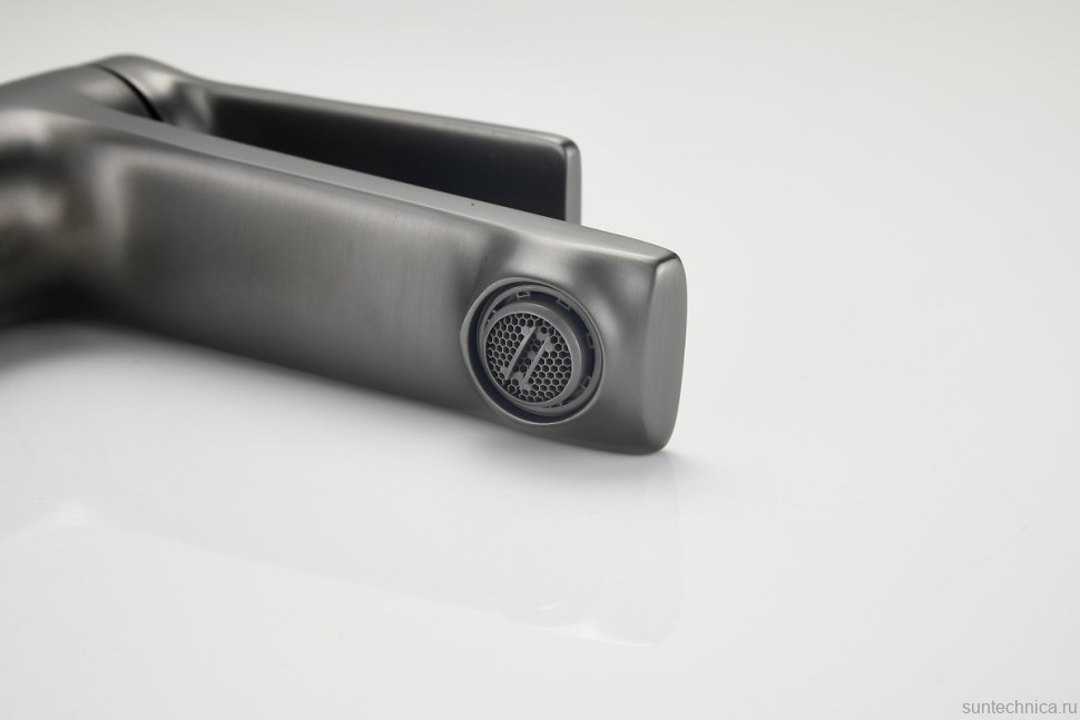 Смеситель для раковины BELZ B507 B10572-3 оружейная сталь