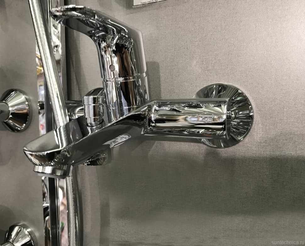 Смеситель для ванны с душем Hansgrohe Focus E2 31940000