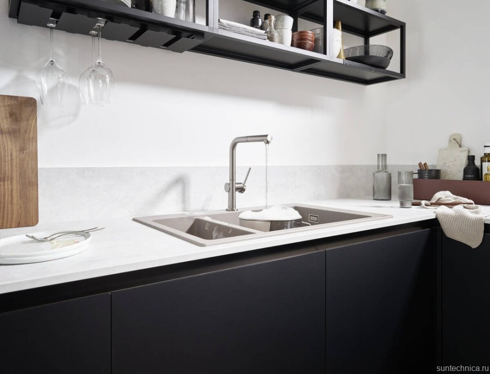 Комплект Смеситель Hansgrohe Talis M54 72808800 сталь + Фартук черный