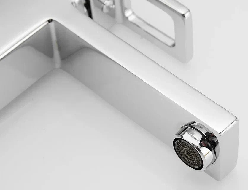 Смеситель для раковины Shevanik S8271 с гигиеническим душем, хром