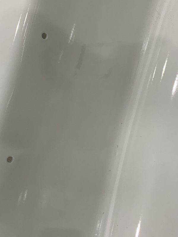 Стальная ванна BLB Universal B70H handles 170x70 см, пристенная, на ножках, с ручками, с шумоизоляцией (уценка: сколы внутри)