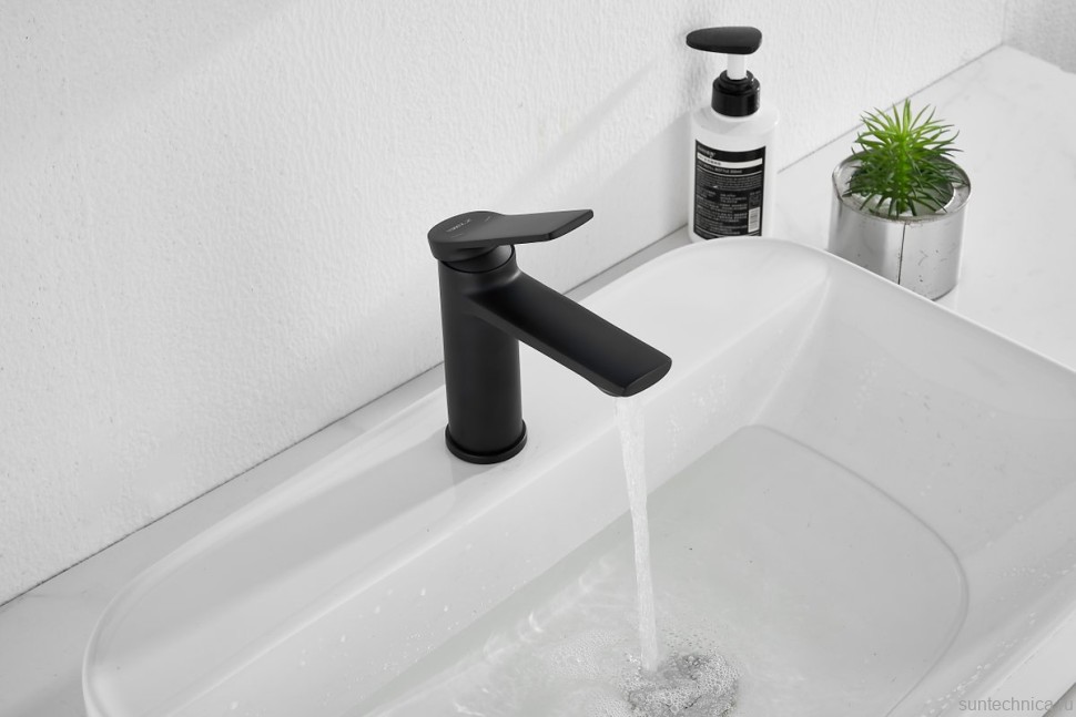 Смеситель для раковины BELZ B507 B10572-7 матовый черный