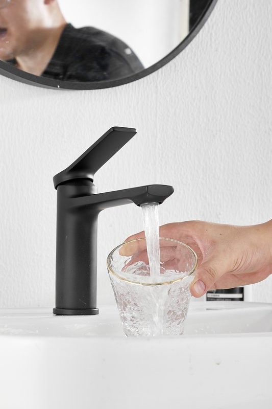 Смеситель для раковины BELZ B507 B10572-7 матовый черный