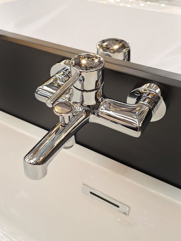 Смеситель для ванны с душем AltroBagno Intento 0218 Cr хром