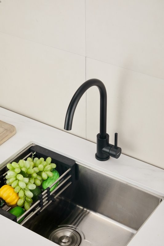Смеситель для кухни BELZ B810 B70810-7 черный