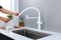 Смеситель для кухни Paulmark Nexus Ne213999-WH с гибким изливом, белый матовый