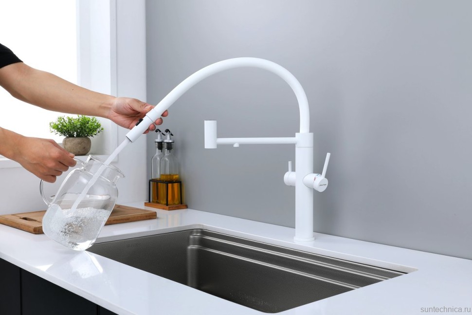 Смеситель для кухни Paulmark Nexus Ne213999-WH с гибким изливом, белый матовый