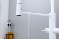 Смеситель для кухни Paulmark Nexus Ne213999-WH с гибким изливом, белый матовый