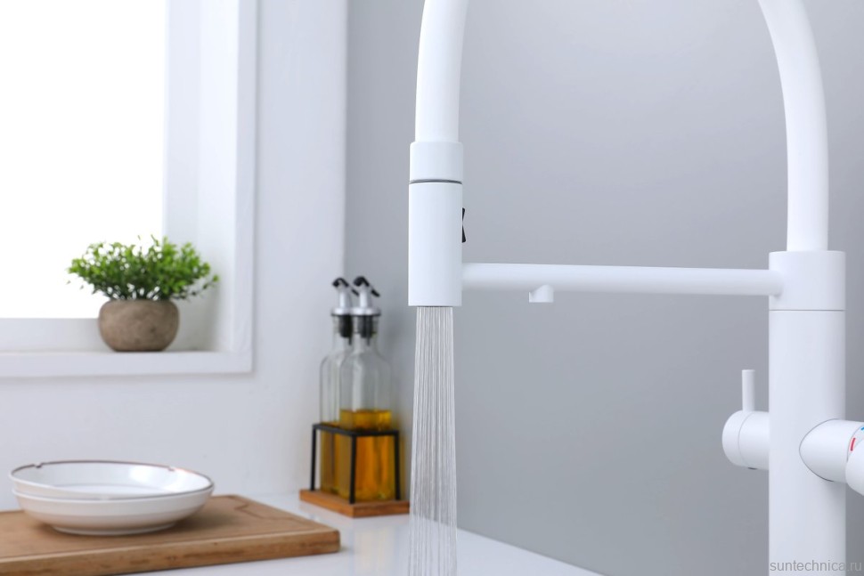 Смеситель для кухни Paulmark Nexus Ne213999-WH с гибким изливом, белый матовый