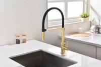 Смеситель для кухни Paulmark Halt Ha214021-LG с гибким изливом, светлое золото