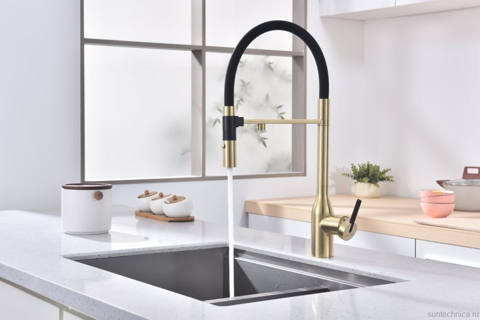 Смеситель для кухни Paulmark Magneto One Ma213188-LG светлое брашированное золото