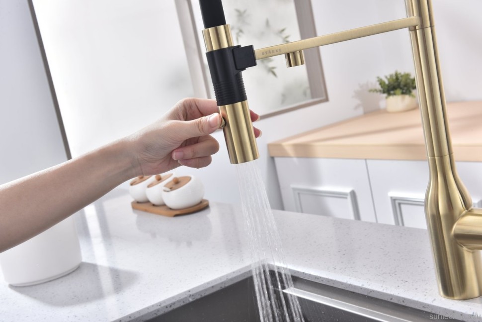 Смеситель для кухни Paulmark Magneto One Ma213188-LG светлое брашированное золото