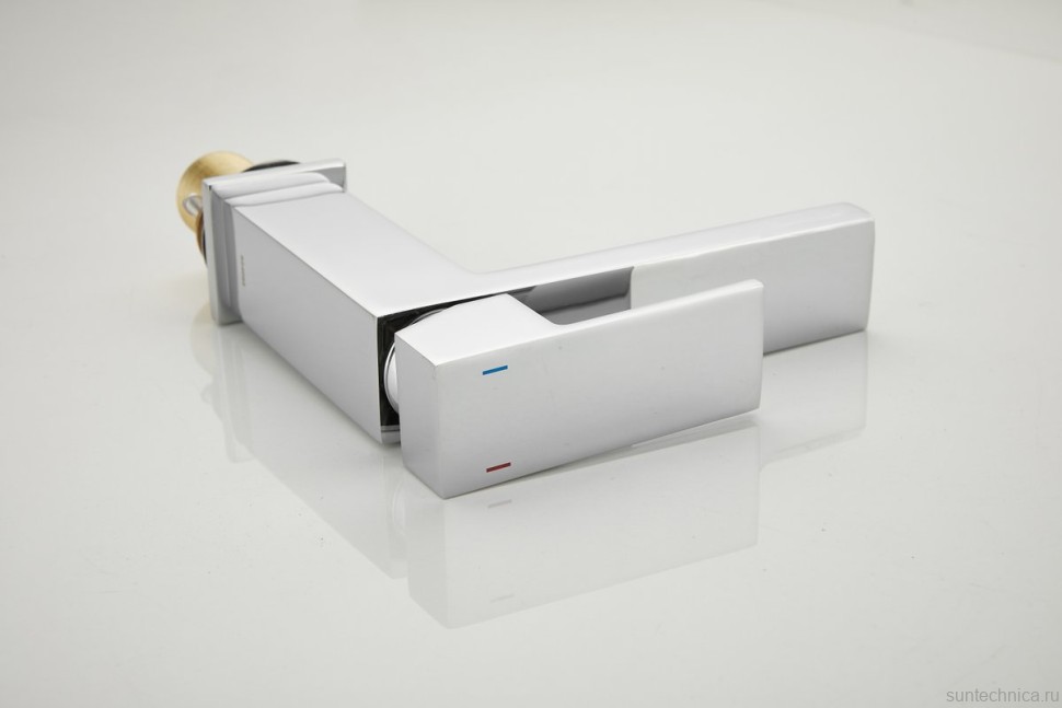 Смеситель для раковины BELZ B672 B10672 хром