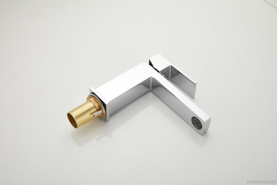 Смеситель для раковины BELZ B672 B10672 хром