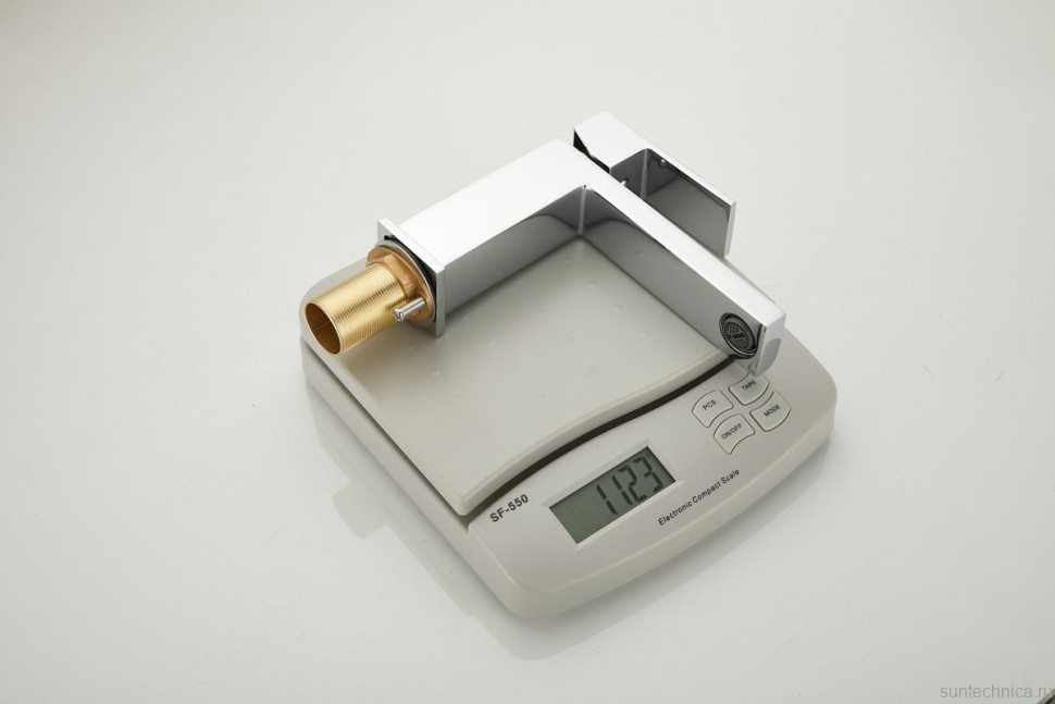 Смеситель для раковины BELZ B672 B10672 хром