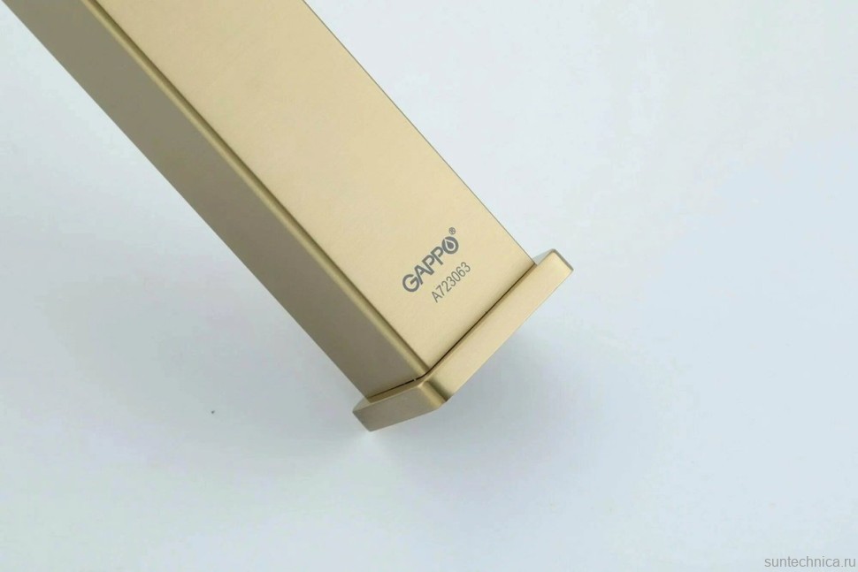 Смеситель для раковины Gappo G17-3 G1017-32 золотой сатин