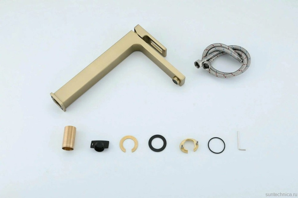 Смеситель для раковины Gappo G17-3 G1017-32 золотой сатин