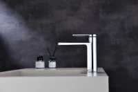 Смеситель для раковины Black&White Gravity 7103С chrome Смеситель для раковины Black&White Gravity 7103С chrome