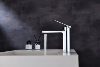 Смеситель для раковины Black&White Gravity 7103С chrome Смеситель для раковины Black&White Gravity 7103С chrome