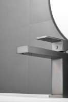 Смеситель для раковины BELZ B672 B10672-3 оружейная сталь Смеситель для раковины BELZ B672 B10672-3 оружейная сталь