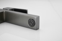 Смеситель для раковины BELZ B672 B10672-3 оружейная сталь Смеситель для раковины BELZ B672 B10672-3 оружейная сталь