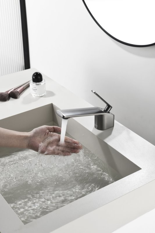 Смеситель для раковины Black&White Gravity 7104GM gun metal