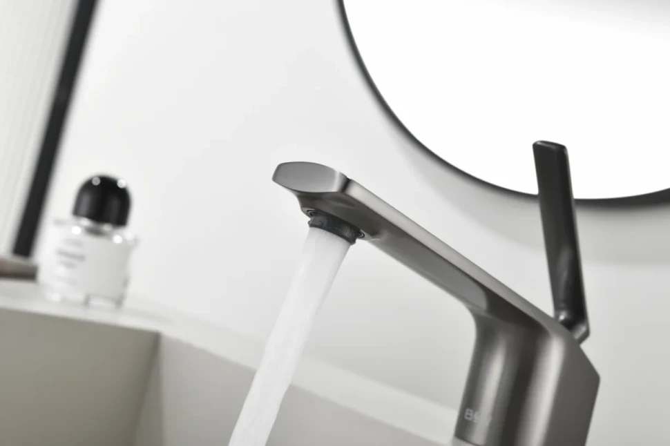 Смеситель для раковины Black&White Gravity 7104GM gun metal