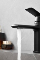 Смеситель для раковины Haiba HB10564-7 черный Смеситель для раковины Haiba HB10564-7 черный