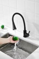 Смеситель для кухни BELZ B810 B74810-7 с гибким изливом, черный