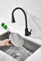 Смеситель для кухни BELZ B810 B74810-7 с гибким изливом, черный