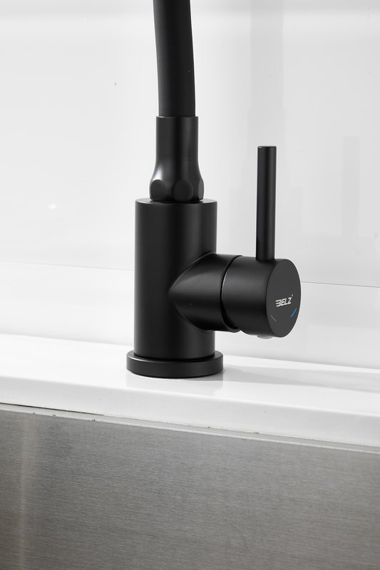 Смеситель для кухни BELZ B810 B74810-7 с гибким изливом, черный