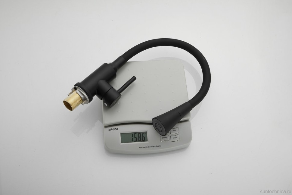 Смеситель для кухни BELZ B810 B74810-7 с гибким изливом, черный