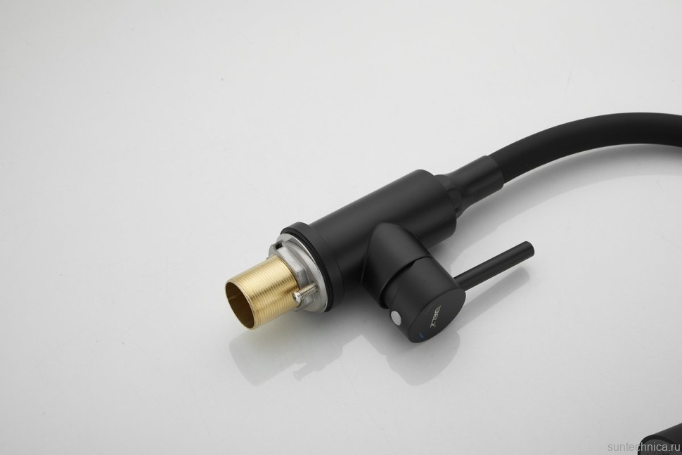 Смеситель для кухни BELZ B810 B74810-7 с гибким изливом, черный