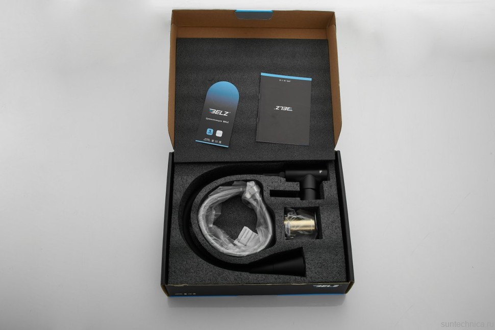 Смеситель для кухни BELZ B810 B74810-7 с гибким изливом, черный