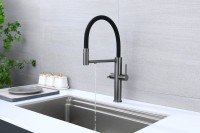 Смеситель для кухни Paulmark Nexus Ne213999-GM с гибким изливом, вороненая сталь
